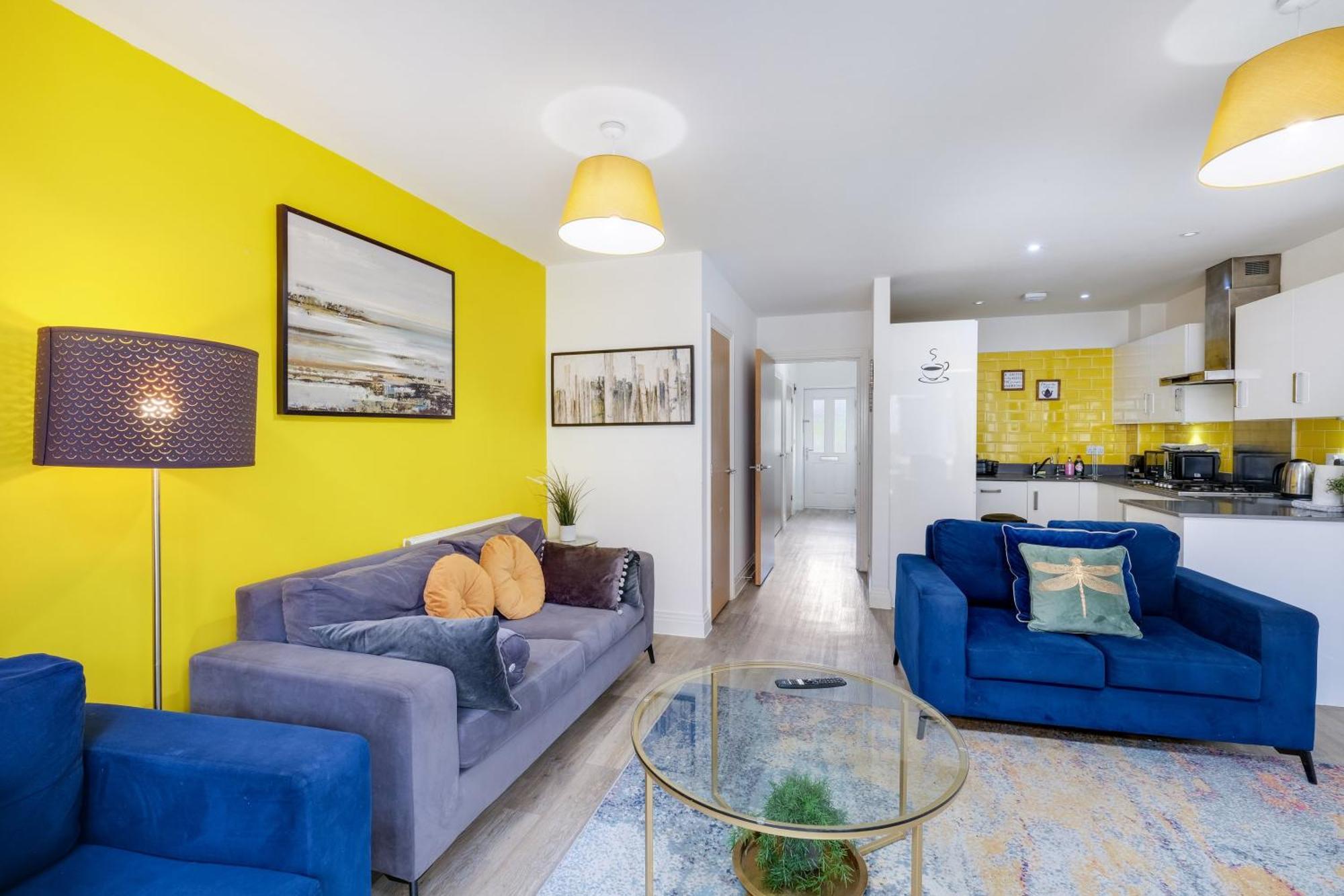 Foxherne 5Bdr 3Ba Serviced House With Parking - Slough By 360Stays Exterior foto